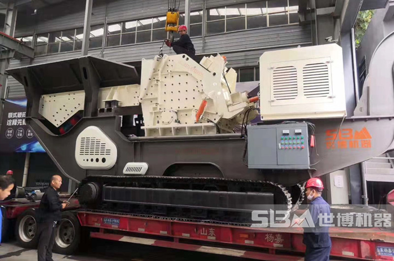 履帶式移動(dòng)破碎機(jī)
