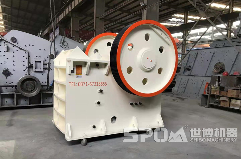顎式破碎機(jī)，打鵝卵石機(jī)器